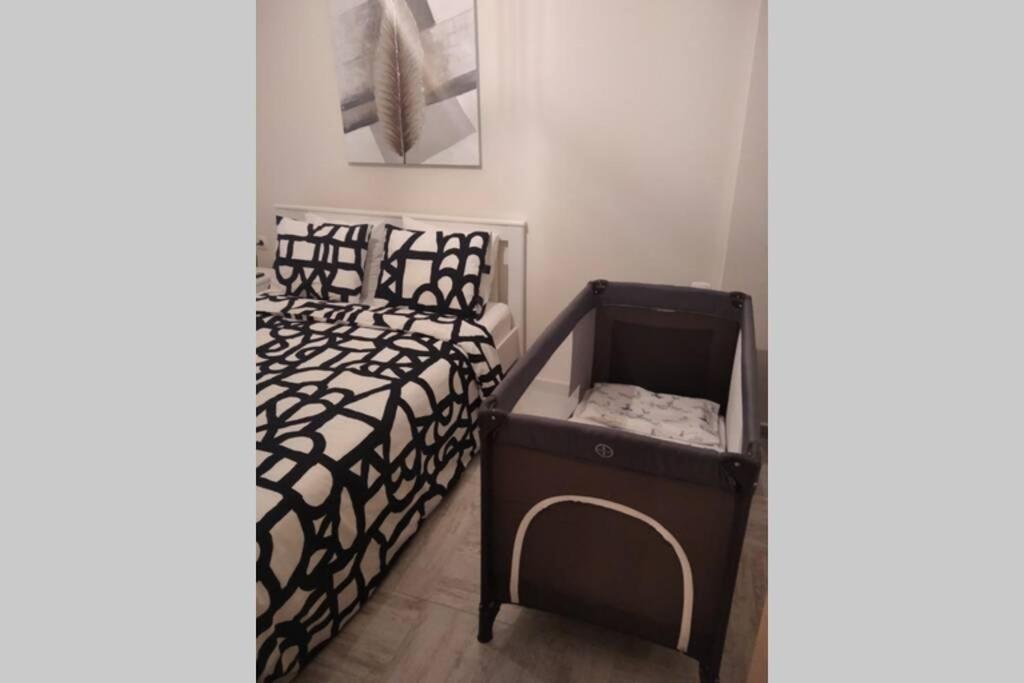 Modern Apartment In The City Center Ioannina Bagian luar foto